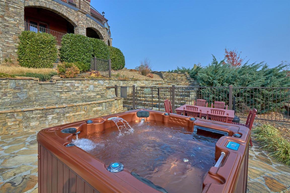 Journey'S End, 5 Bedrooms, Sleeps 12, Private Outdoor Pool, Theater, Sauna Sevierville Eksteriør bilde