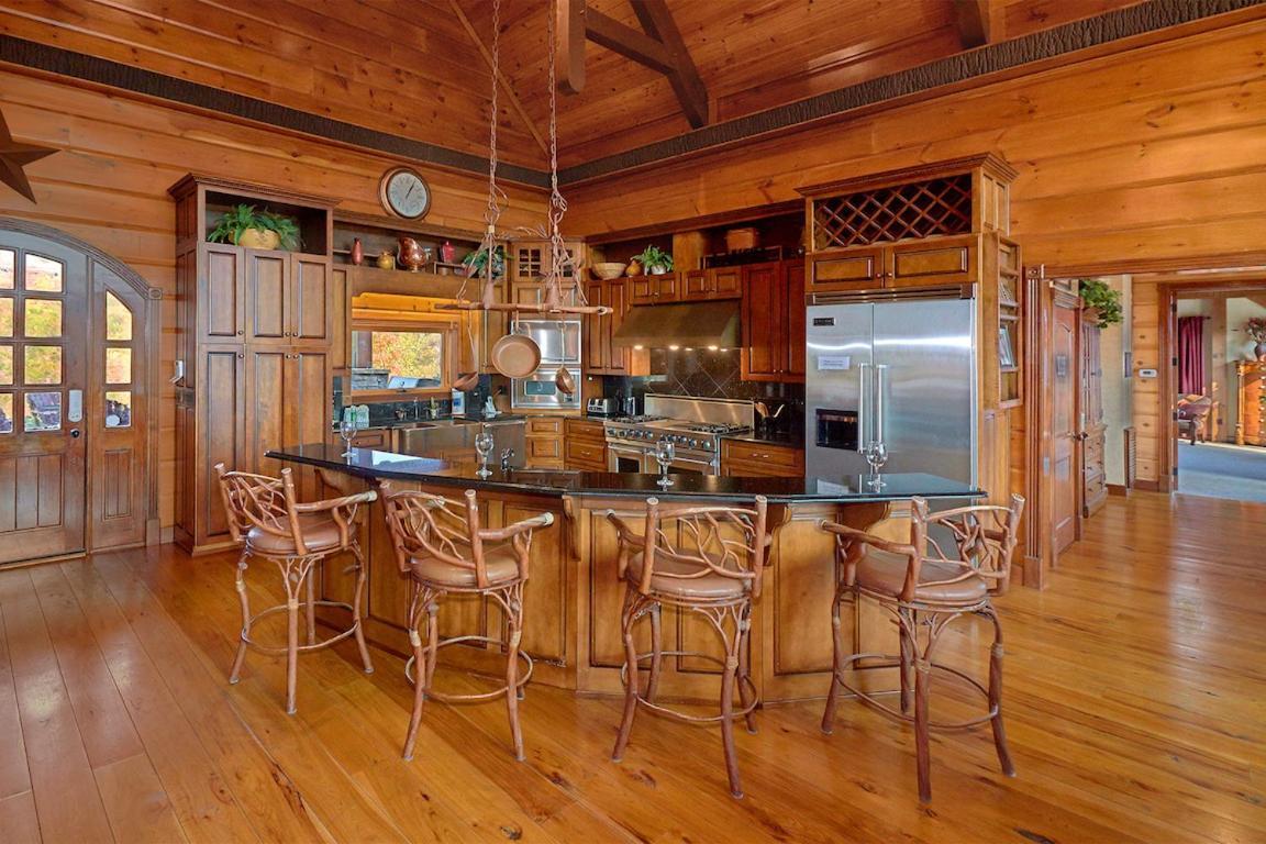 Journey'S End, 5 Bedrooms, Sleeps 12, Private Outdoor Pool, Theater, Sauna Sevierville Eksteriør bilde