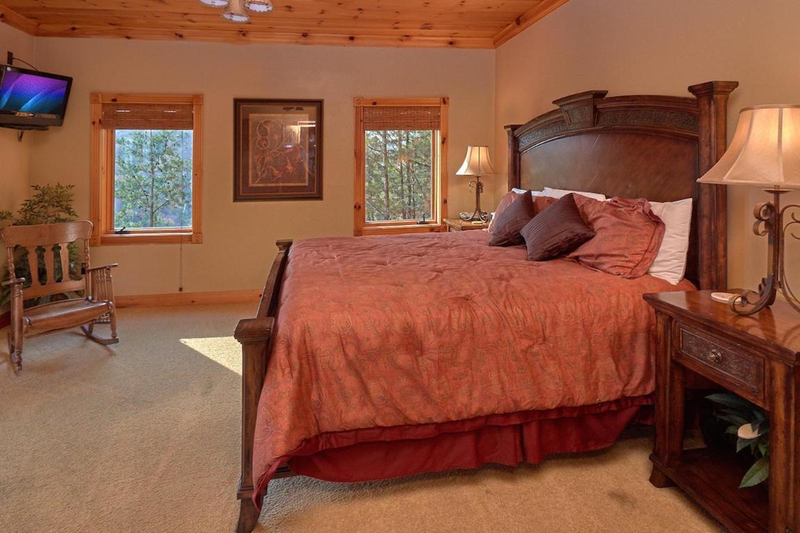 Journey'S End, 5 Bedrooms, Sleeps 12, Private Outdoor Pool, Theater, Sauna Sevierville Eksteriør bilde